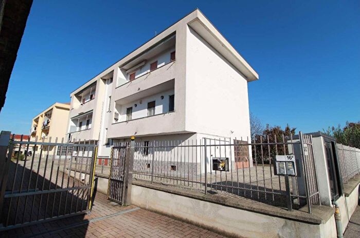 Appartamento trilocale in vendita in Strada Vicinale Santa Caterina d, Novara