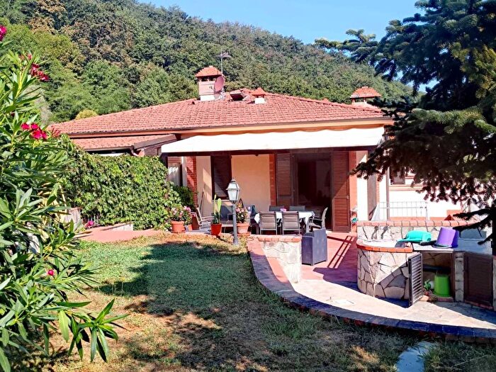 Casa con 5 locali in affitto in Centro, Ameglia