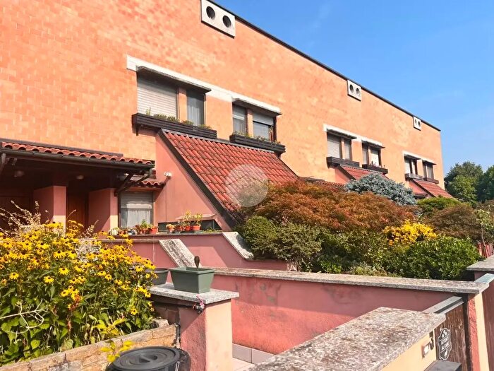 Casa con 6 locali in vendita in Corso Italia, Gassino Torinese