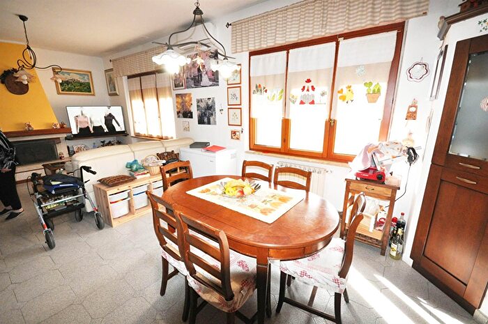 Casa con 5 locali in vendita in Vezzano Ligure