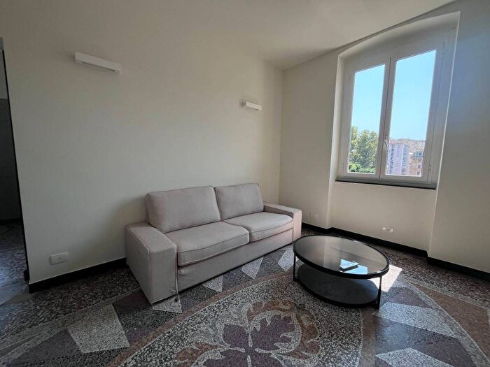Appartamento trilocale in affitto in Piazza Niccolò Tommaseo, Foce, Genova