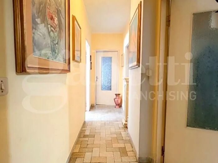 Appartamento trilocale in vendita in Carrara