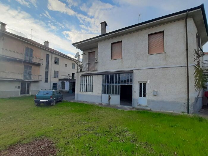 Casa con 5 locali in vendita in Centro, Ovada