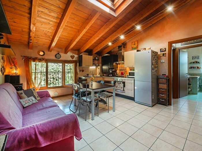Appartamento bilocale in vendita in Via Cascinello, Sant'Agata Martesana, Cassina de' Pecchi