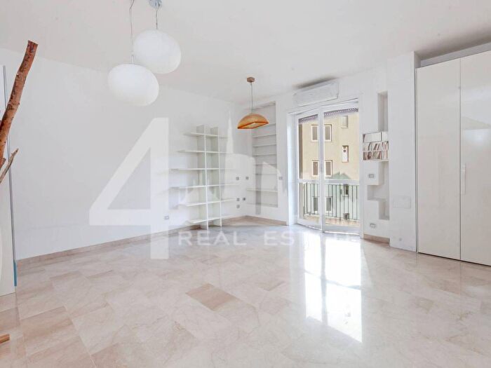 Appartamento bilocale in affitto in Via Niccolò Copernico, Centrale, Milano