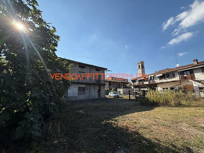 Casa trilocale in vendita in Via Romana, Telgate