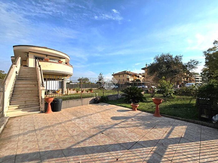 Appartamento trilocale in vendita in Strada del Bosco, Latina