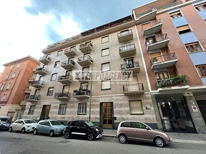 Appartamento bilocale in vendita in Via Arona, Torino