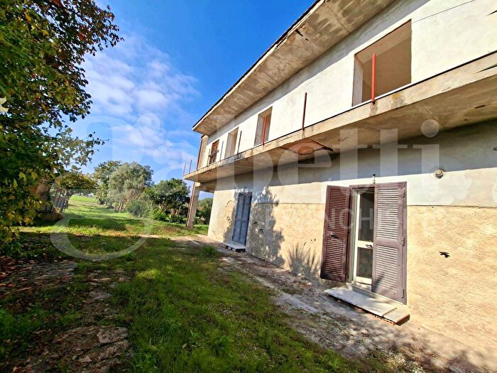 Casa quadrilocale in vendita in Via Brezza Snc, Capua