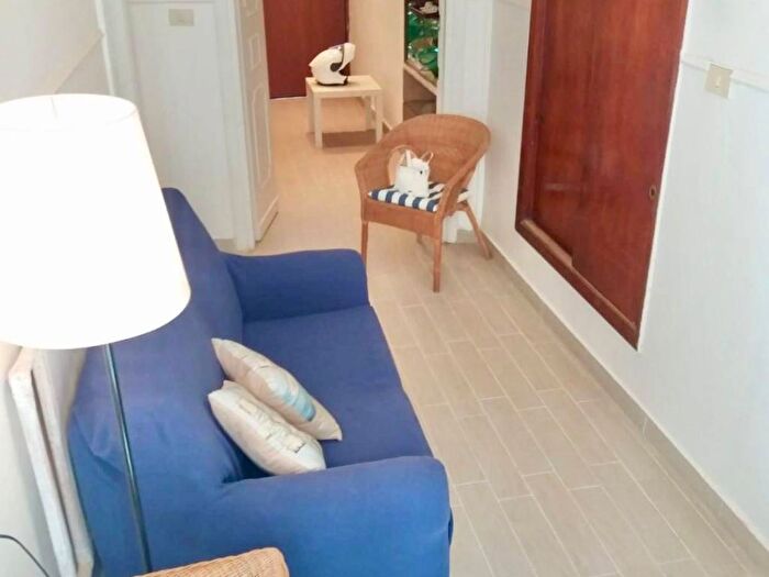 Appartamento trilocale in affitto in Via Andrea Sacchi, Centro, Nettuno