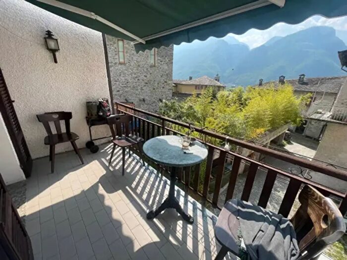 Casa quadrilocale in vendita in Via Emilio Visconti Venosta, Ardenno