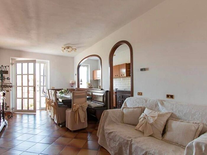 Appartamento con 5 locali in affitto in Via Settembre, Centro, Viareggio