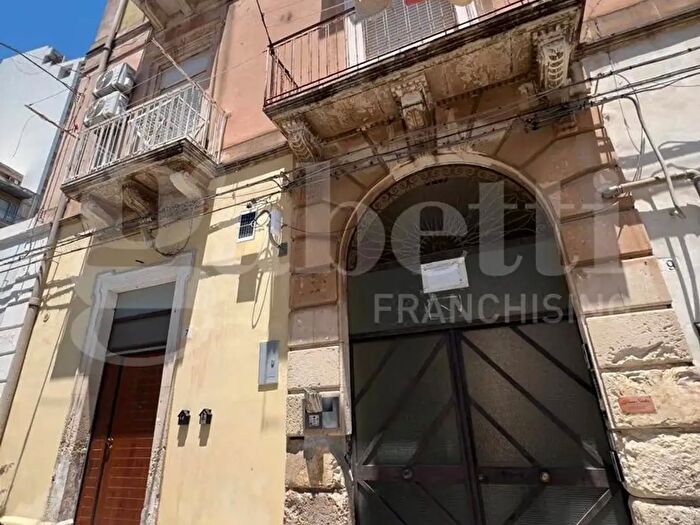 Appartamento trilocale in vendita in Via Formide, Siracusa