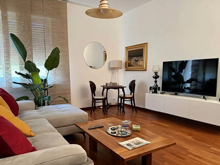 Casa con 6 locali in vendita in Via Fratini, Pesaro