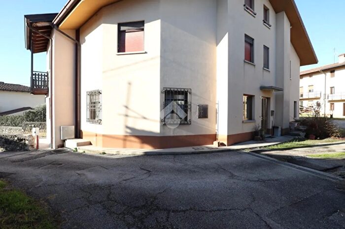 Casa quadrilocale in vendita in Via Adige, Tricesimo