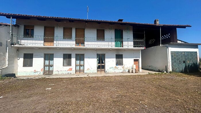 Casa con 5 locali in vendita in Macello