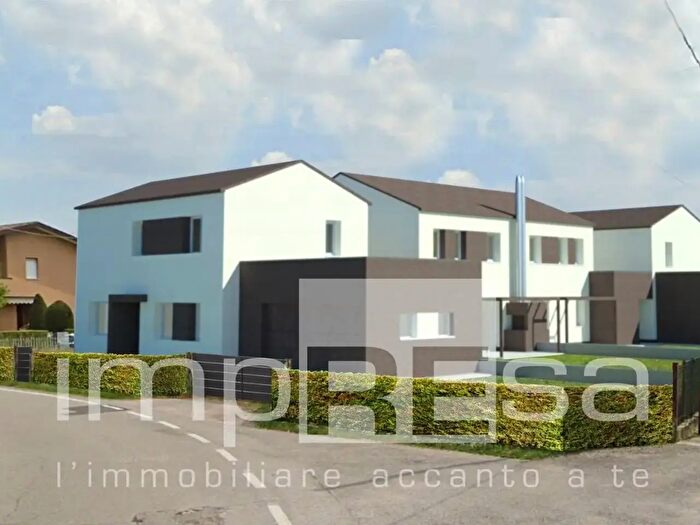 Casa con 6 locali in vendita in Via XV Aprile, Susegana