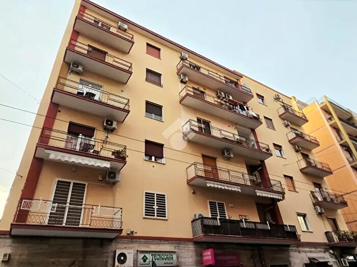 Appartamento trilocale in vendita in Corso Benedetto Croce, Bari