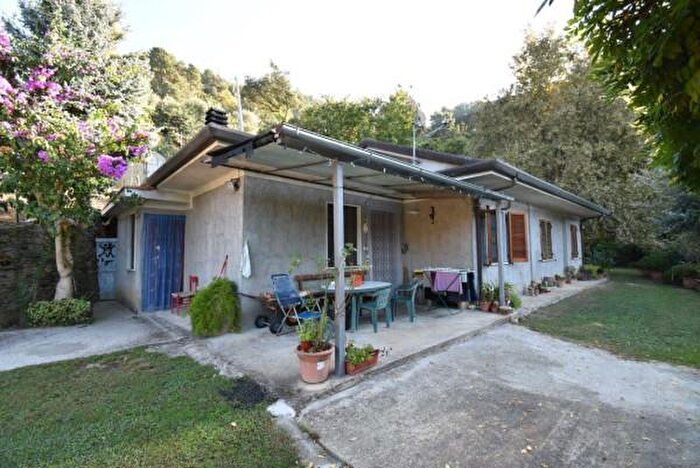 Casa quadrilocale in vendita in Via Chiesa, Pietrasanta