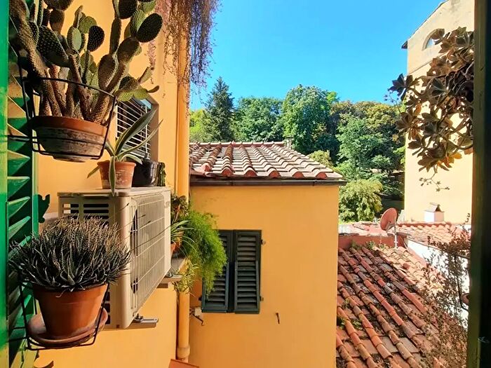 Appartamento quadrilocale in vendita in Via di San Niccolò, Firenze