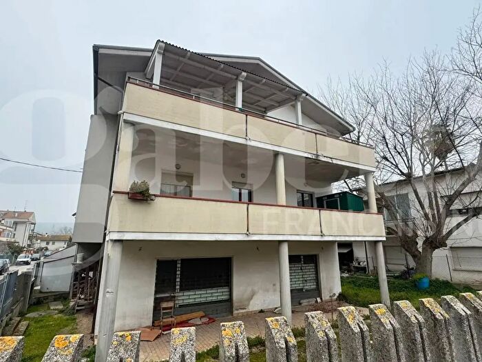 Appartamento trilocale in vendita in Via Mincio, Tortoreto