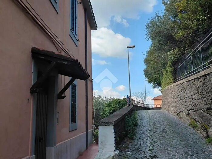 Appartamento trilocale in vendita in Appartamento Via Vascarelle, Marino