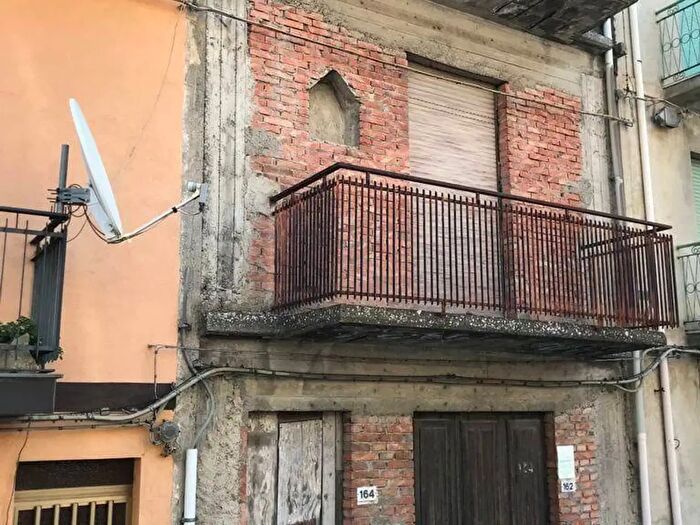 Casa con 5 locali in vendita in VI Libertà, Santa Domenica Vittoria