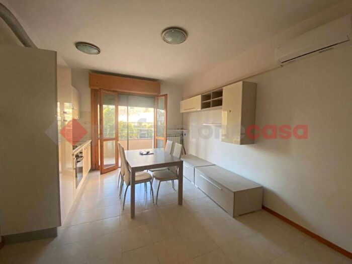 Appartamento trilocale in affitto in Pretura Sanzio, Empoli