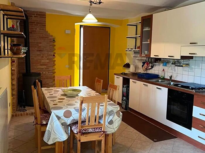 Casa con 8 locali in vendita in Via Torricelli, San Polo Matese