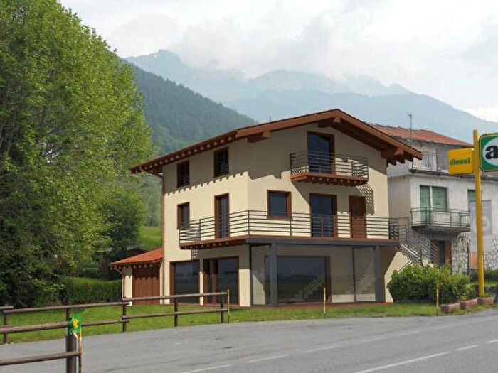 Casa quadrilocale in vendita in Via Agro, Castione Della Presolana