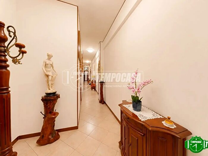 Appartamento quadrilocale in vendita in Via Argine Sinistro Goffredo Alterisio, Imperia