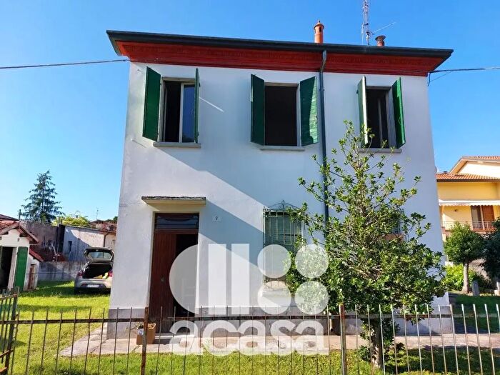 Casa quadrilocale in vendita in Via Rondinella, Cervia