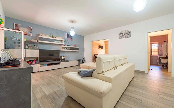 Appartamento trilocale in vendita in Via Michele Migliarini, Roma