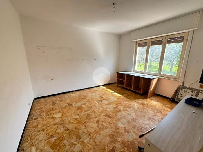 Appartamento quadrilocale in vendita in Via Giovanni XXIII, Castiglione Chiavarese