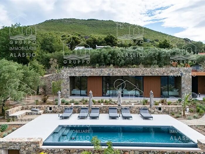 Casa con 6 locali in affitto in Strada Panoramica Solva Cavia, Alassio
