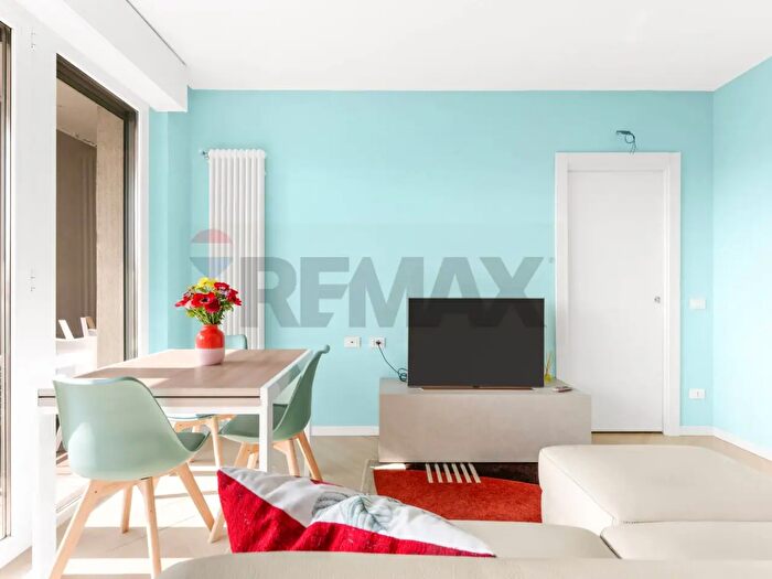 Appartamento bilocale in vendita in Via del Futurismo, Milano