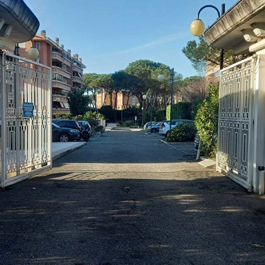 Appartamento trilocale in affitto in Via Raffaele Conforti, Aurelio Val Cannuta, Roma