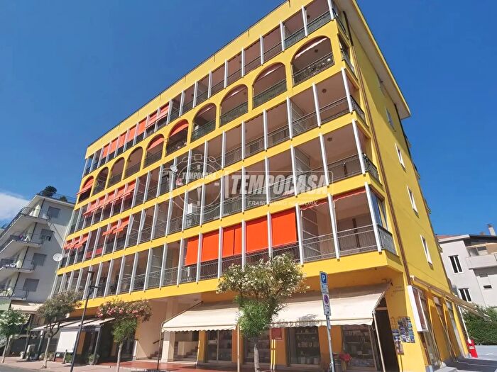 Appartamento trilocale in vendita in Via Cavour, Andora