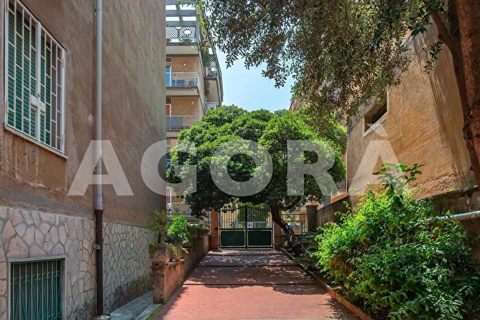 Appartamento quadrilocale in vendita in Via Giovanni Battista Falda, Roma