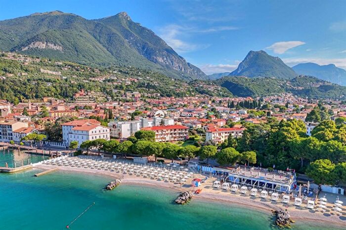 Casa quadrilocale in vendita in Via Mazzini, Toscolano Maderno