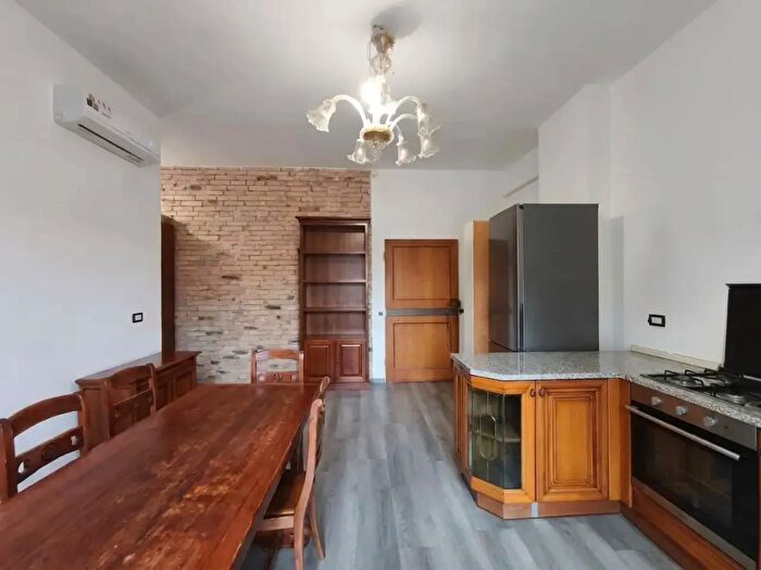 Appartamento trilocale in vendita in Via Ercole Lelli, Bologna