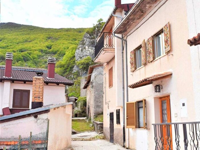 Casa monolocale in affitto in Via fiume, Verecchie, Cappadocia