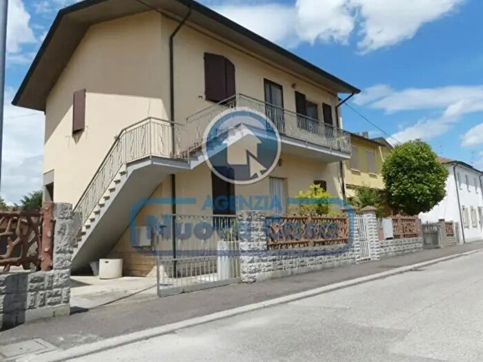Casa quadrilocale in vendita in Via Elsa Conci, Ravenna