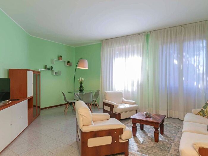 Appartamento trilocale in affitto in Via Valera, Centro, Arese