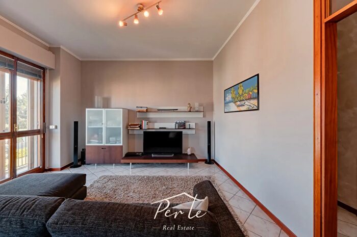 Casa con 7 locali in vendita in Via Piave, Curtatone