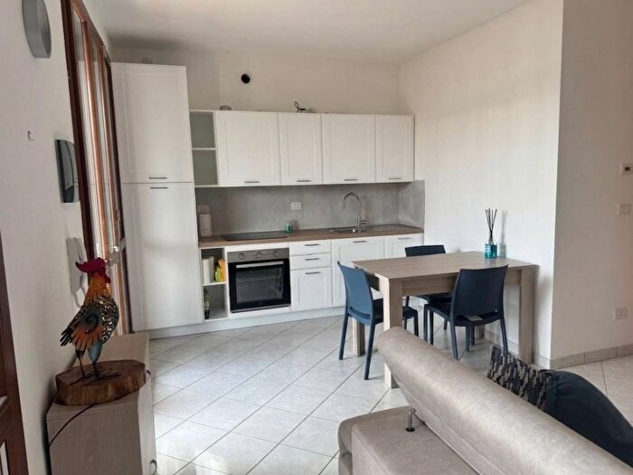 Appartamento trilocale in affitto in Via del Paradello, Casalborsetti, Ravenna
