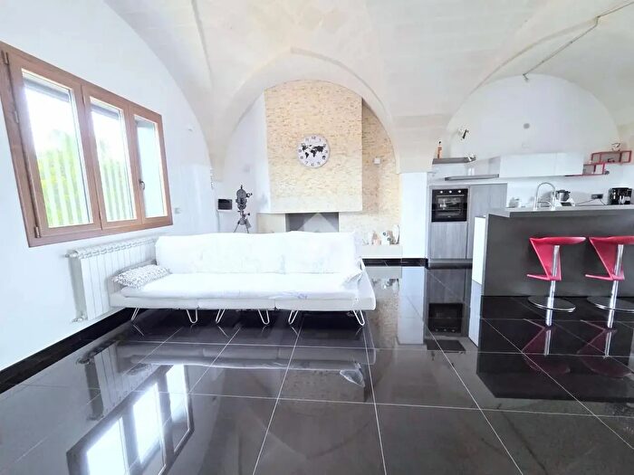 Casa con 6 locali in vendita in Via Friuli, Sava