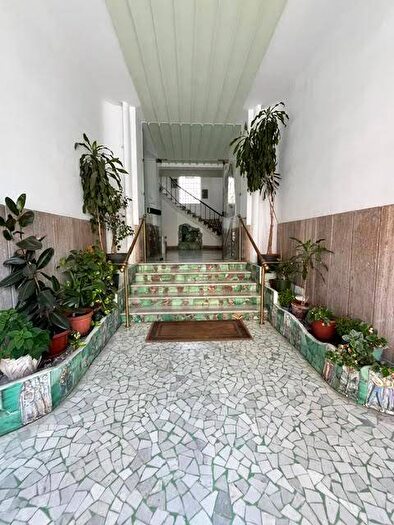 Appartamento con 6 locali in affitto in Via Mario Fiore, Arenella, Napoli