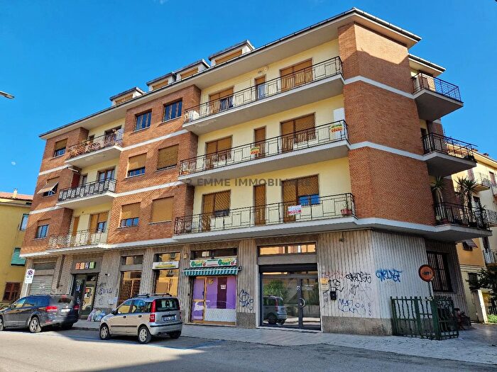 Appartamento con 8 locali in vendita in Ascoli Piceno