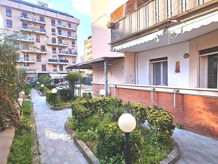 Appartamento con 5 locali in vendita in Via Salvatore Zappalà, Palermo